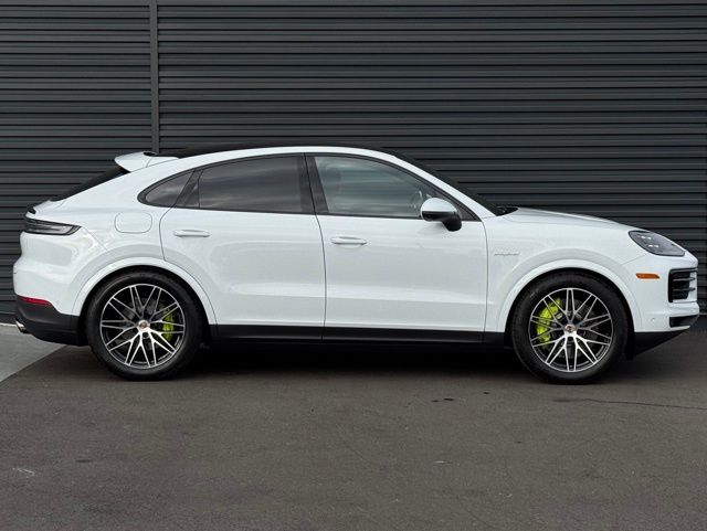 2026 Porsche Cayenne Coupe E-Hybrid - Photo 8