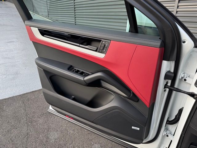 2026 Porsche Cayenne Coupe E-Hybrid - Photo 14