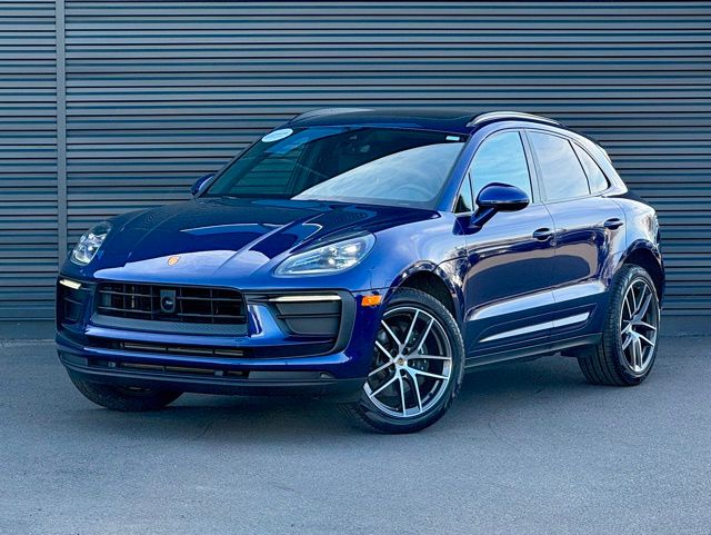 2025 Porsche Macan S photo 2