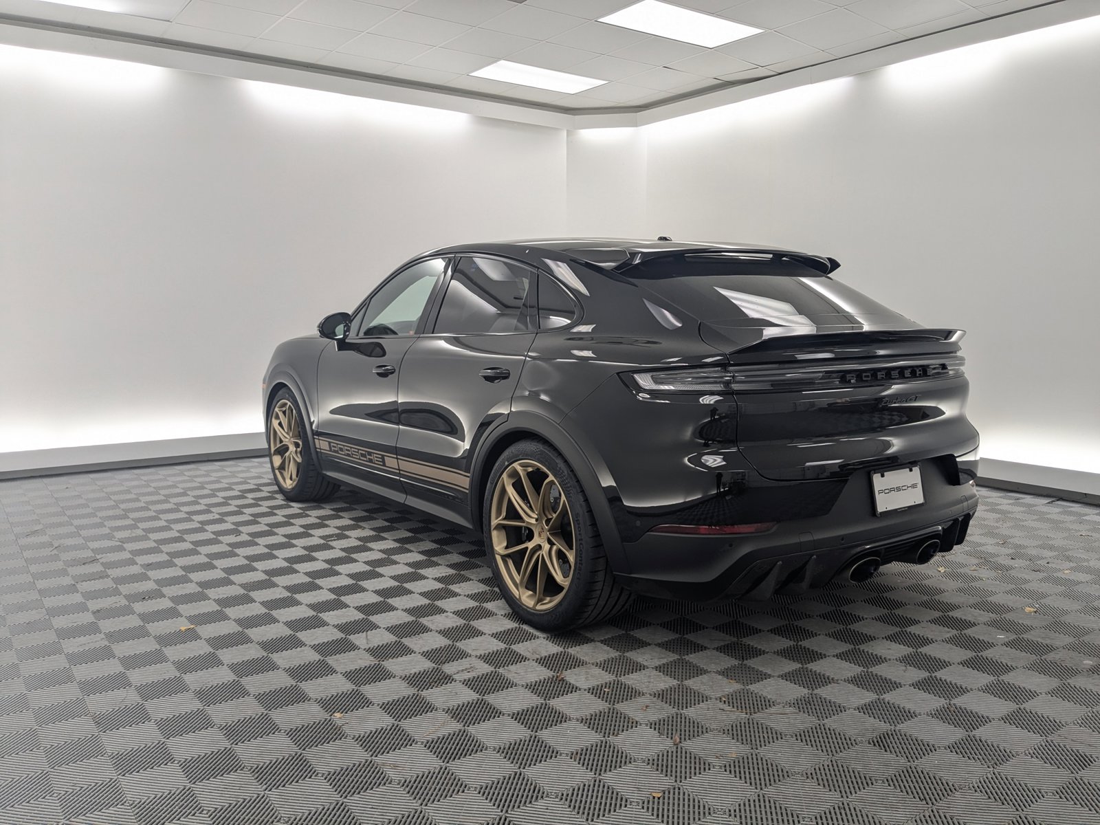 2025 Porsche Cayenne Coupe Turbo GT photo 2