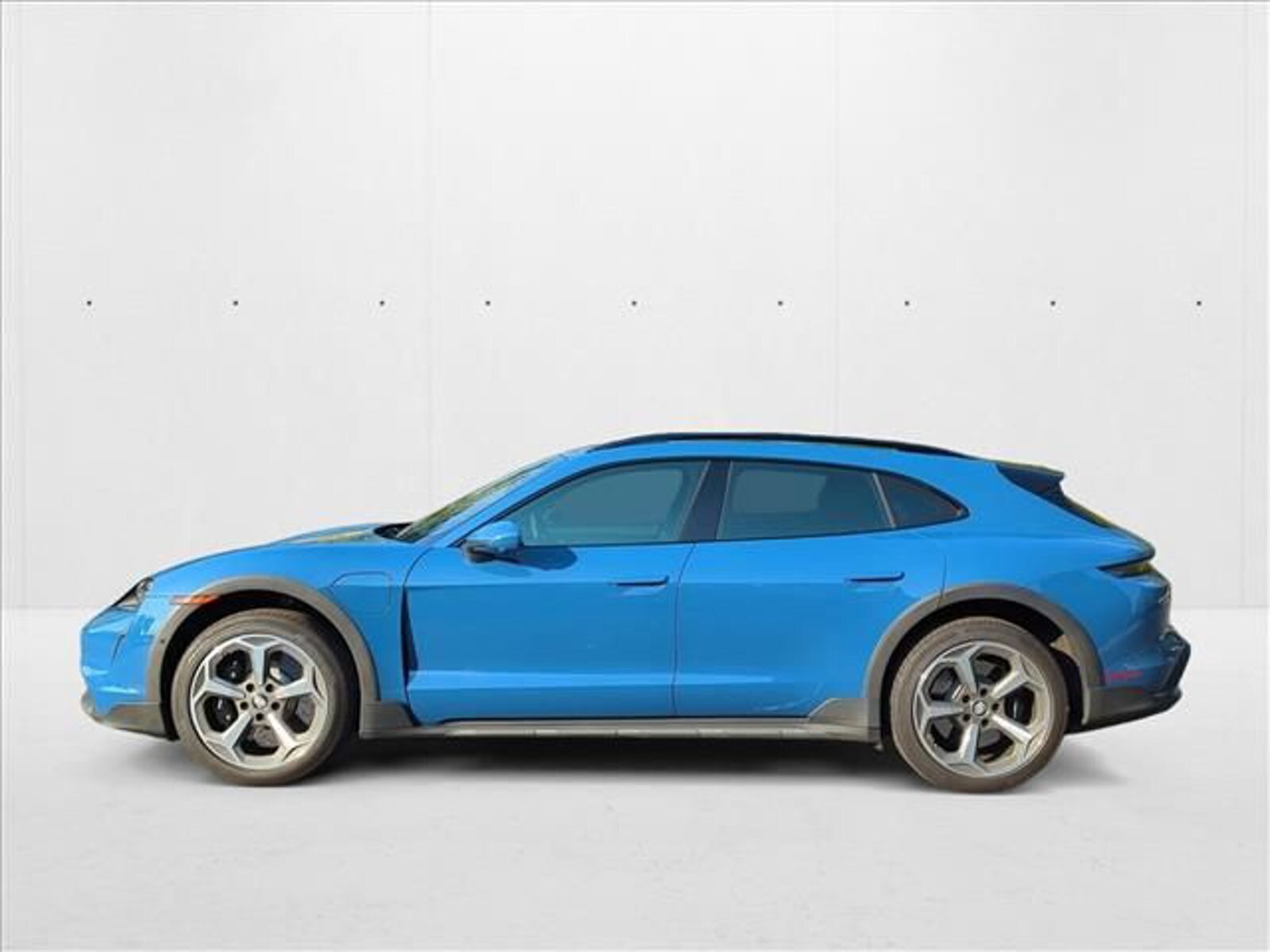 2021 Porsche Taycan Cross Turismo Turbo photo 2