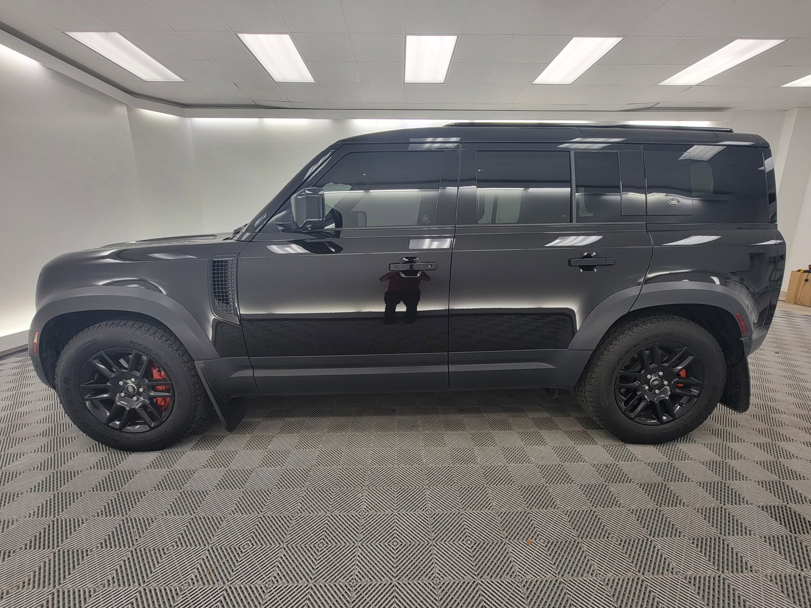 Used 2020 Land Rover Defender SE with VIN SALEP7EU3L2020976 for sale in Hardeeville, SC