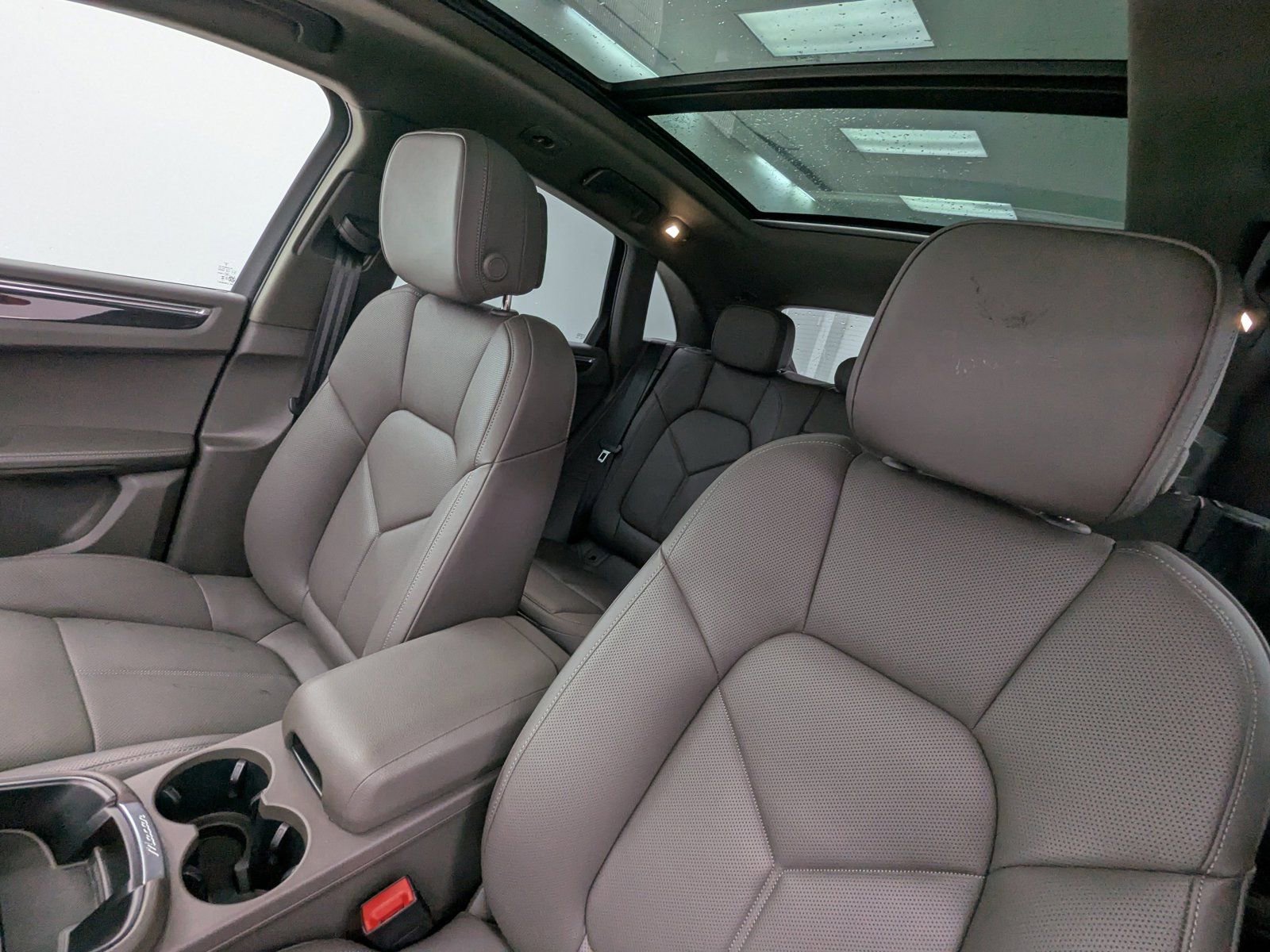 2026 Porsche Macan T - Photo 24