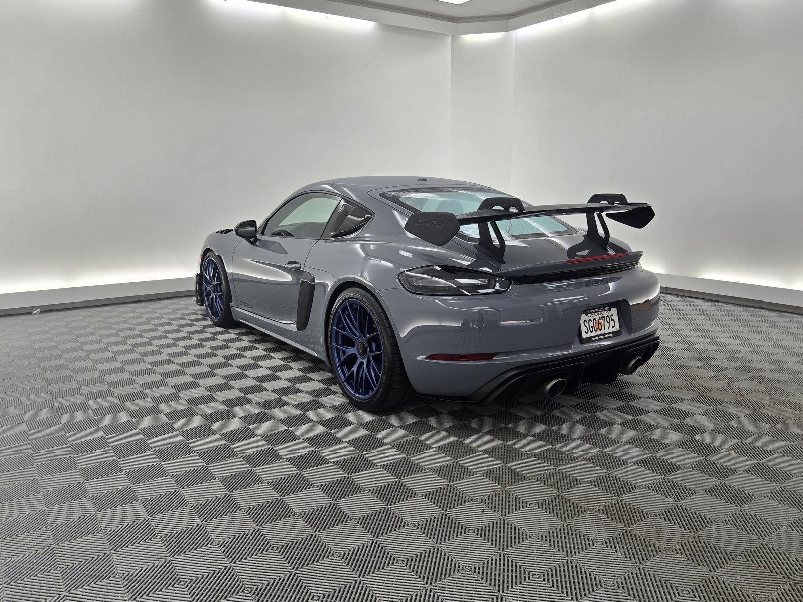 2024 Porsche Cayman GT4 RS photo 3