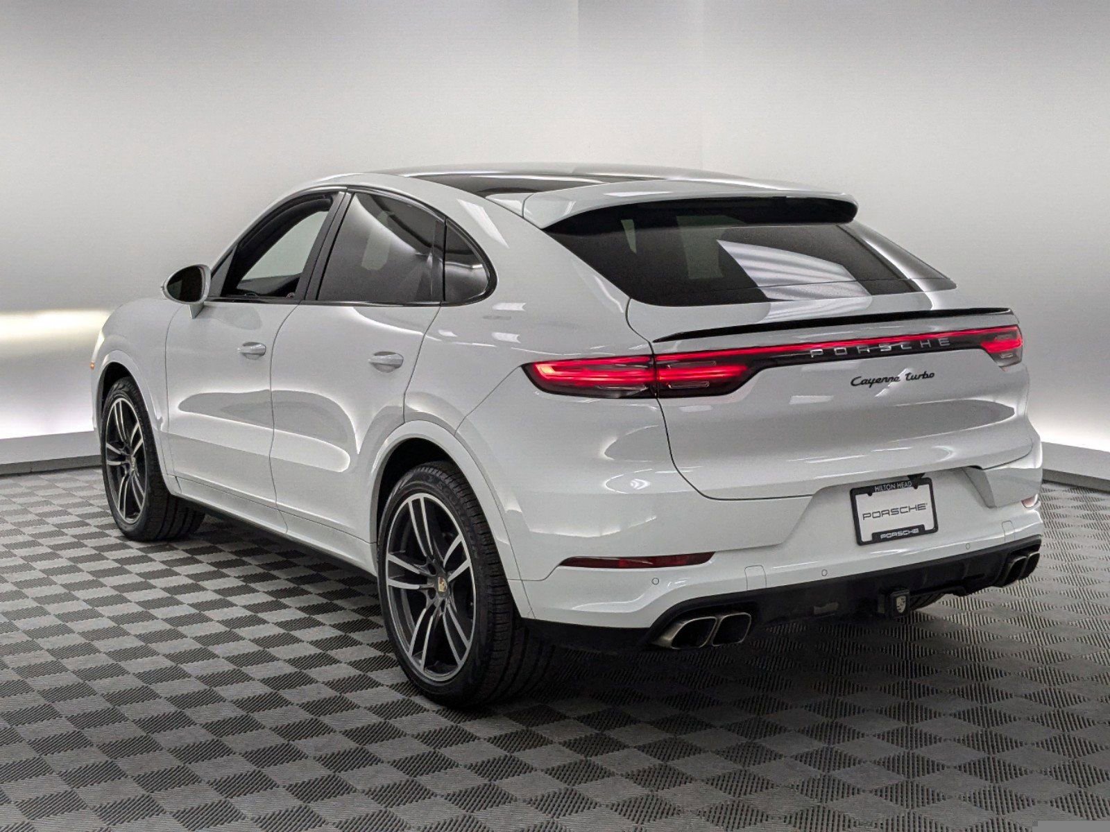 2020 Porsche Cayenne Turbo photo 3