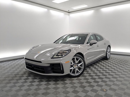 2026 Porsche Panamera 4dr Car