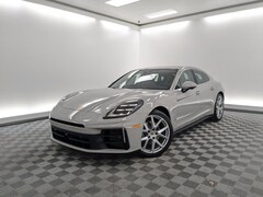 2026 Porsche Panamera 4dr Car
