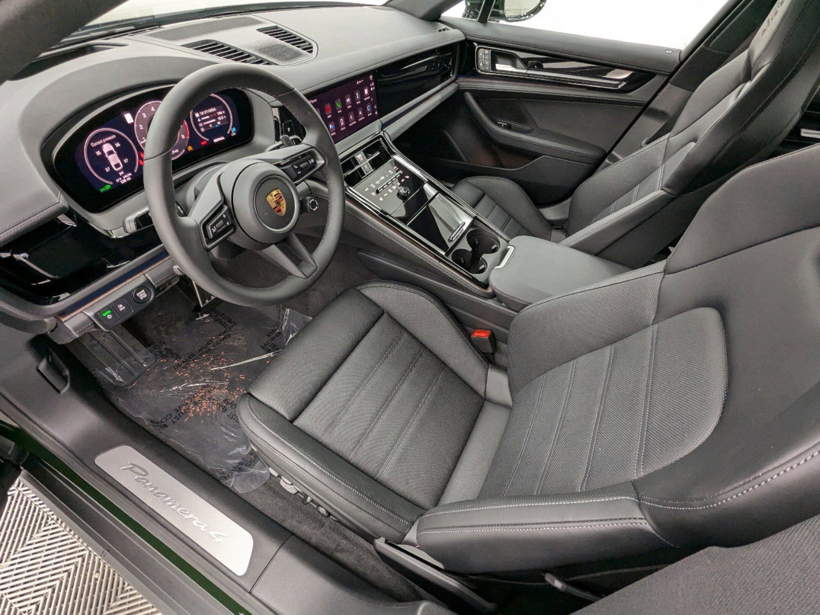 2025 Porsche Panamera 4 photo 4