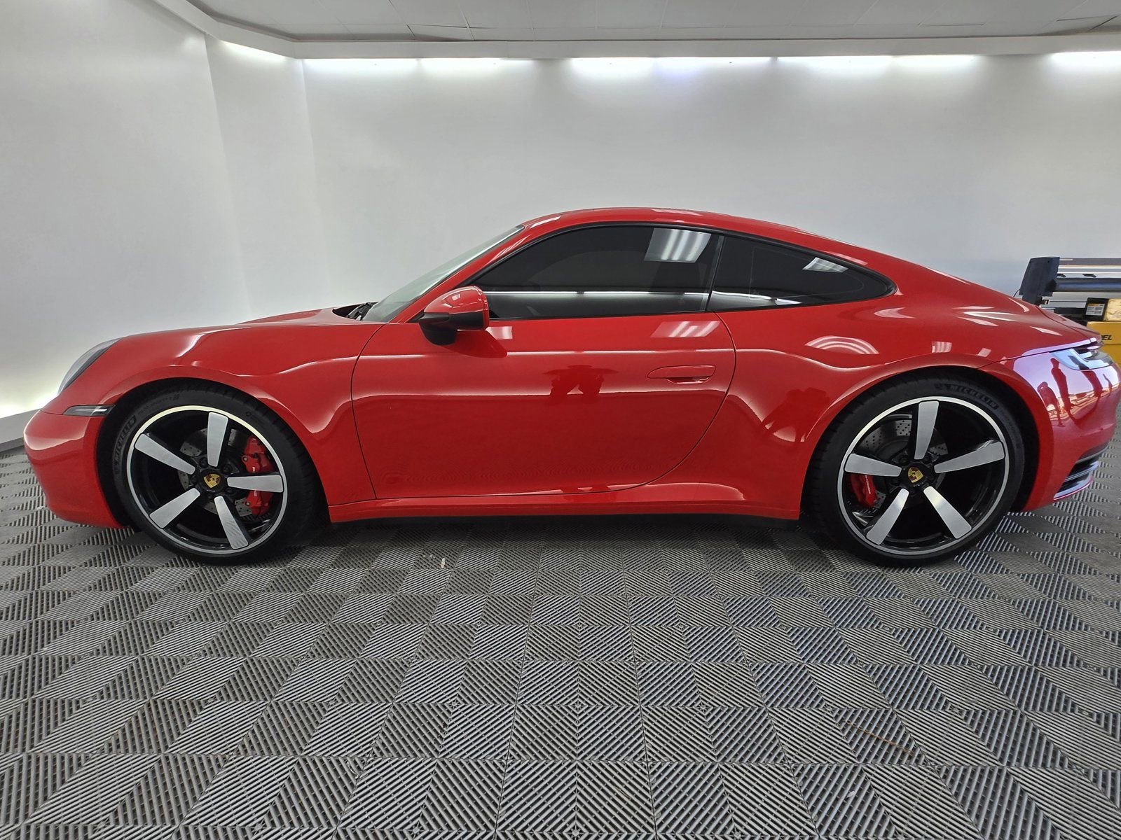 2020 Porsche 911 4S photo 2