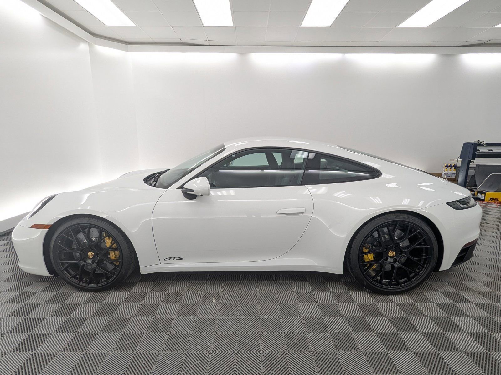 2024 Porsche 911 GTS photo 2