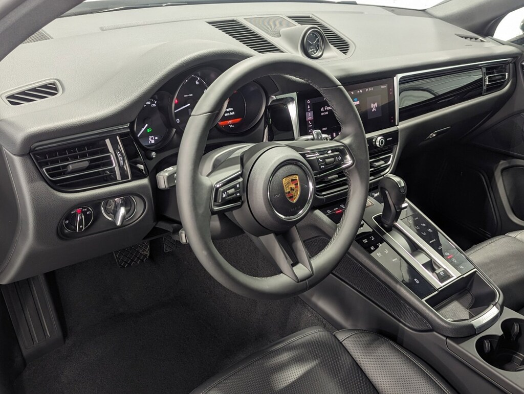 Used 2024 Porsche Macan For Sale at Porsche Hilton Head VIN
