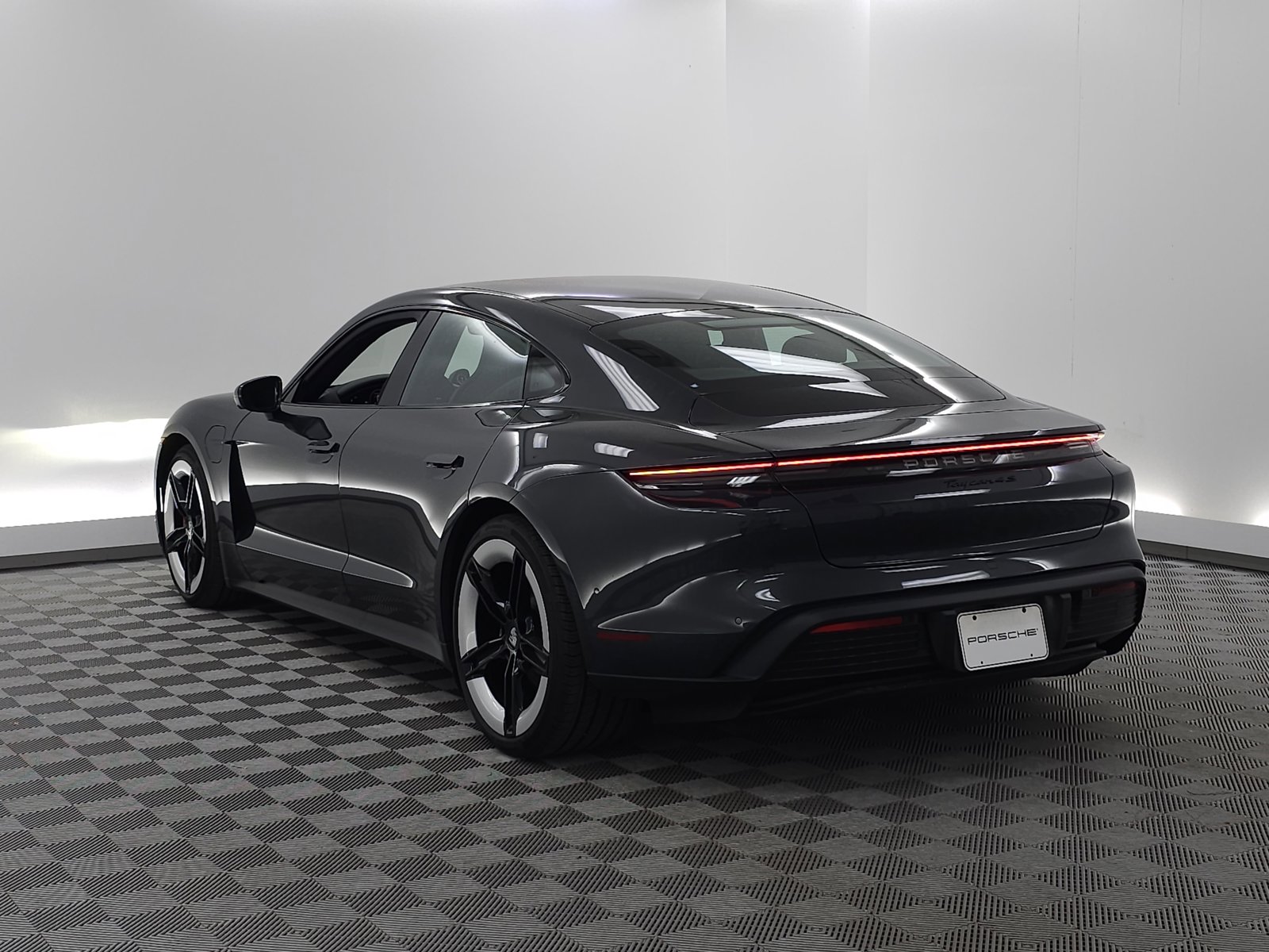 2025 Porsche Taycan 4S photo 3