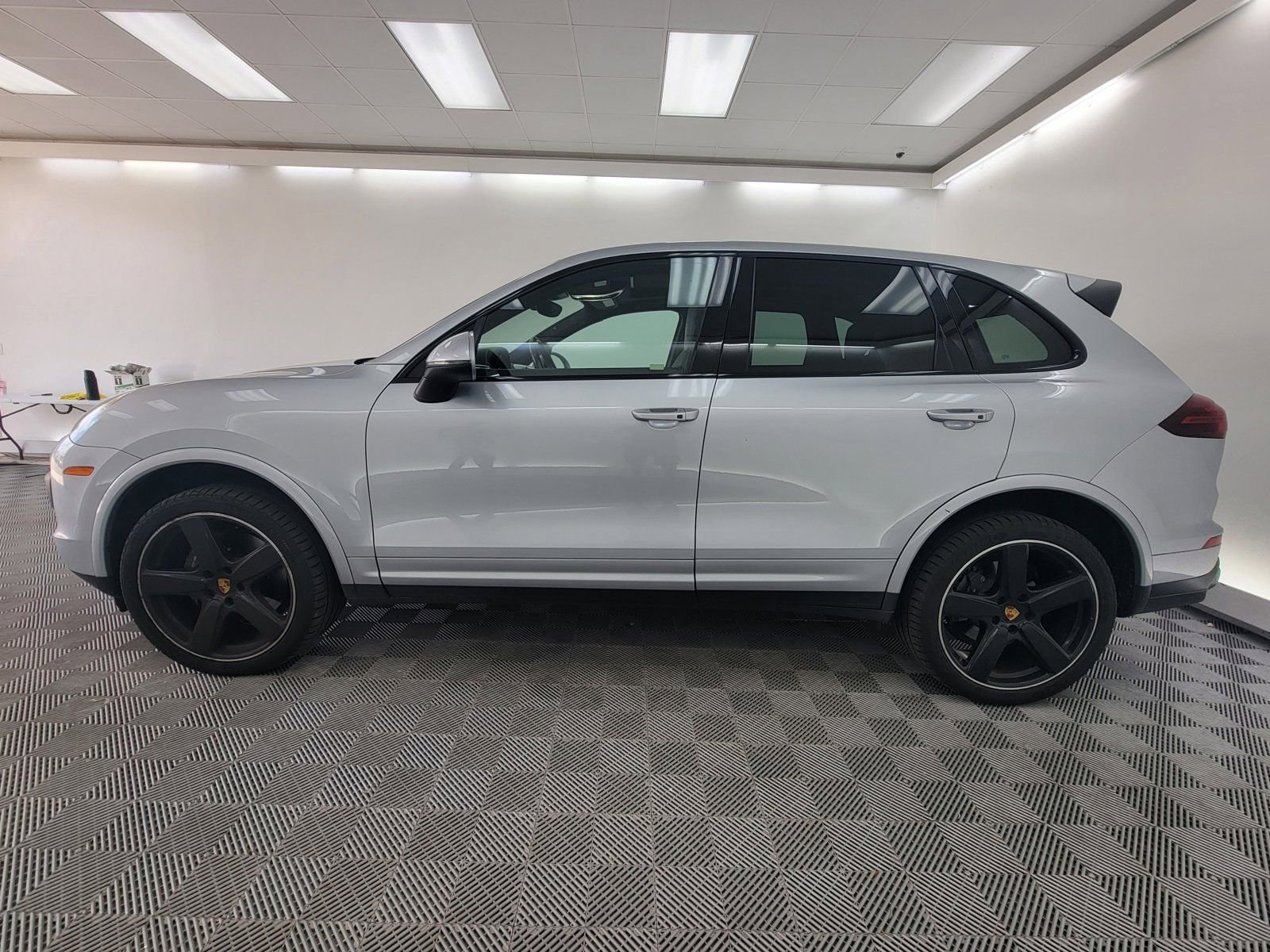 Used 2018 Porsche Cayenne Platinum Edition with VIN WP1AA2A27JKA06041 for sale in Hardeeville, SC
