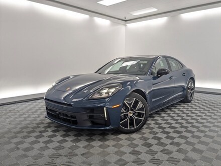 2026 Porsche Panamera 4dr Car