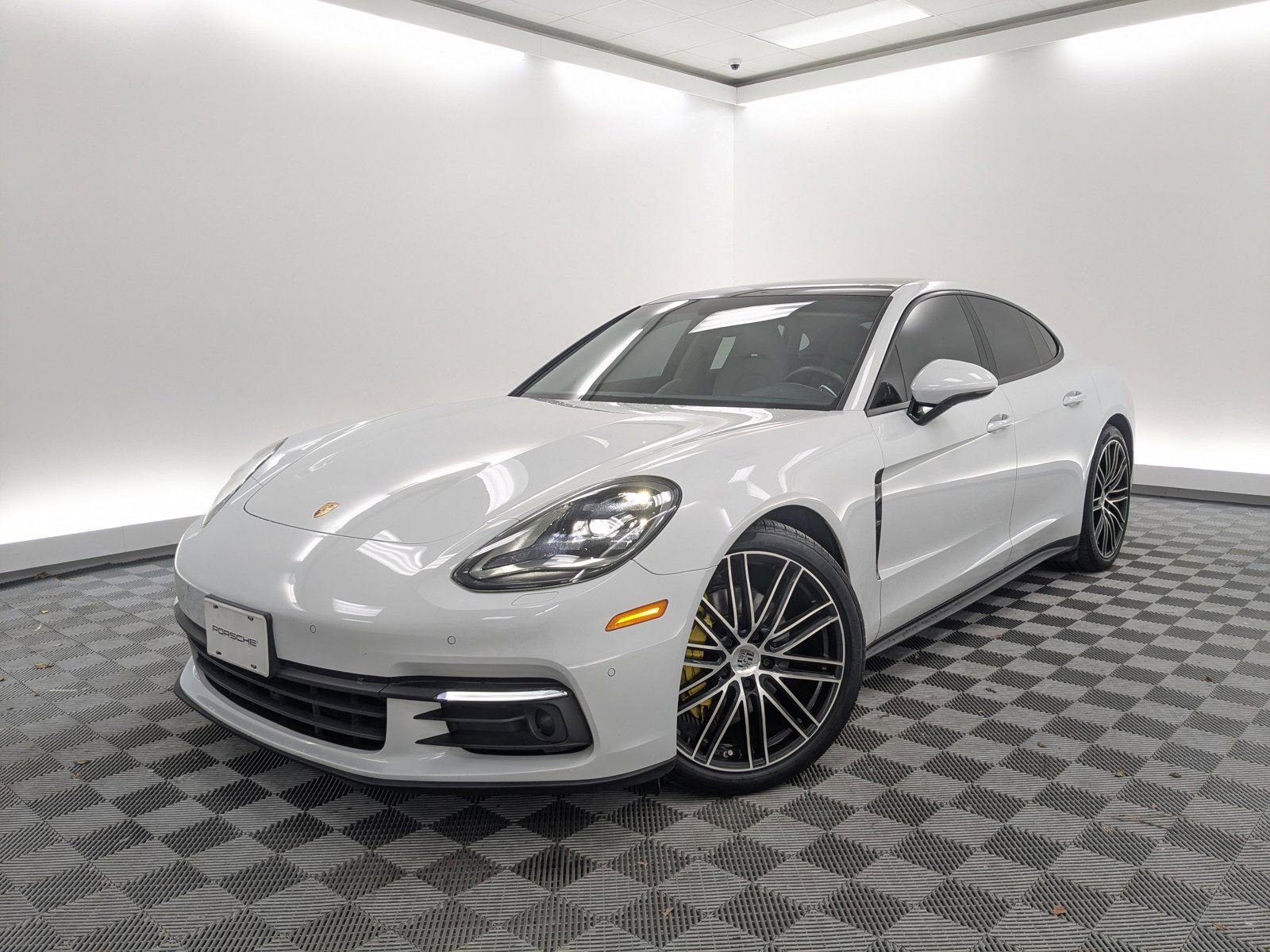 2018 Porsche Panamera Base