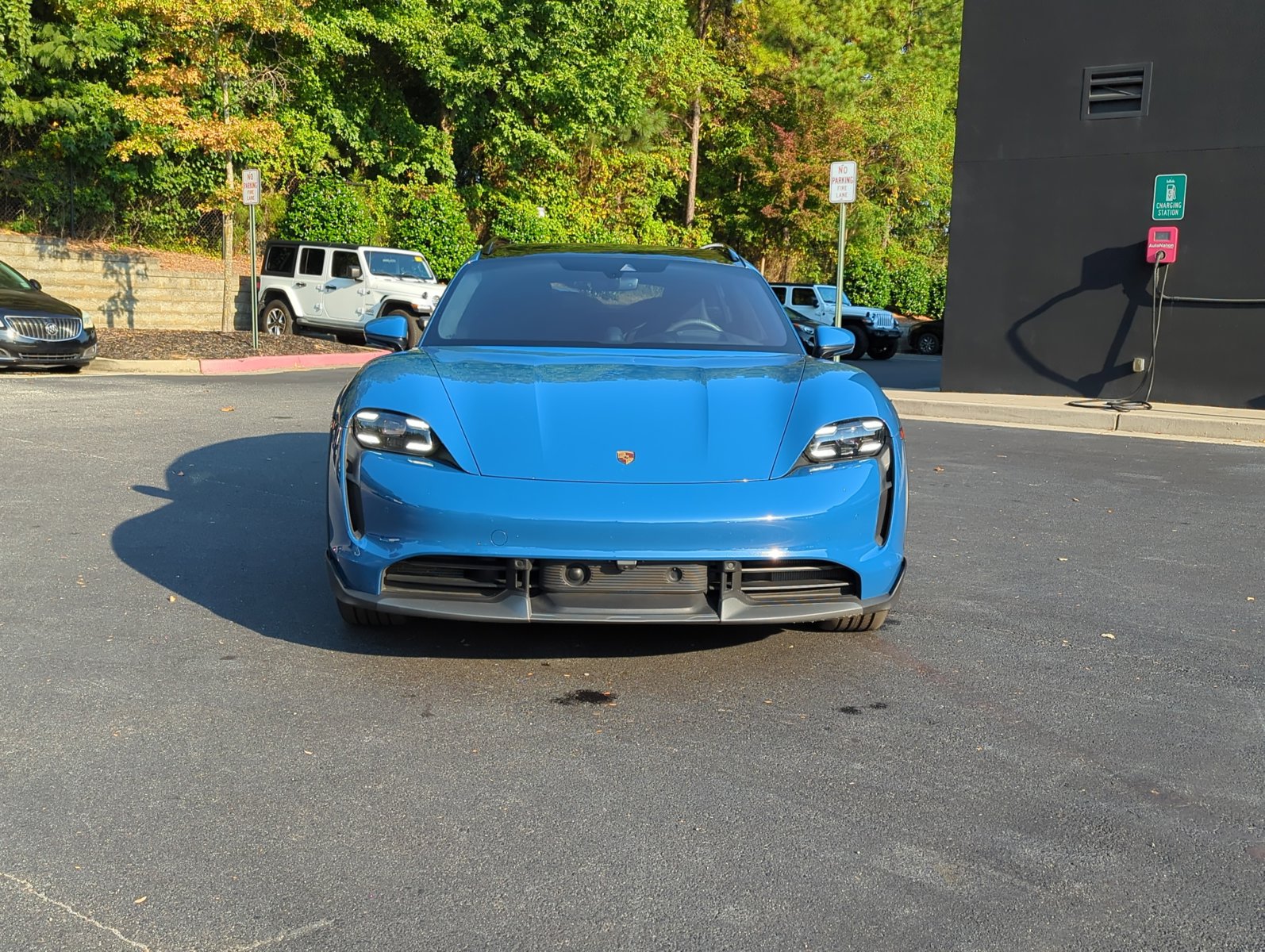 2021 Porsche Taycan Cross Turismo Turbo photo 2