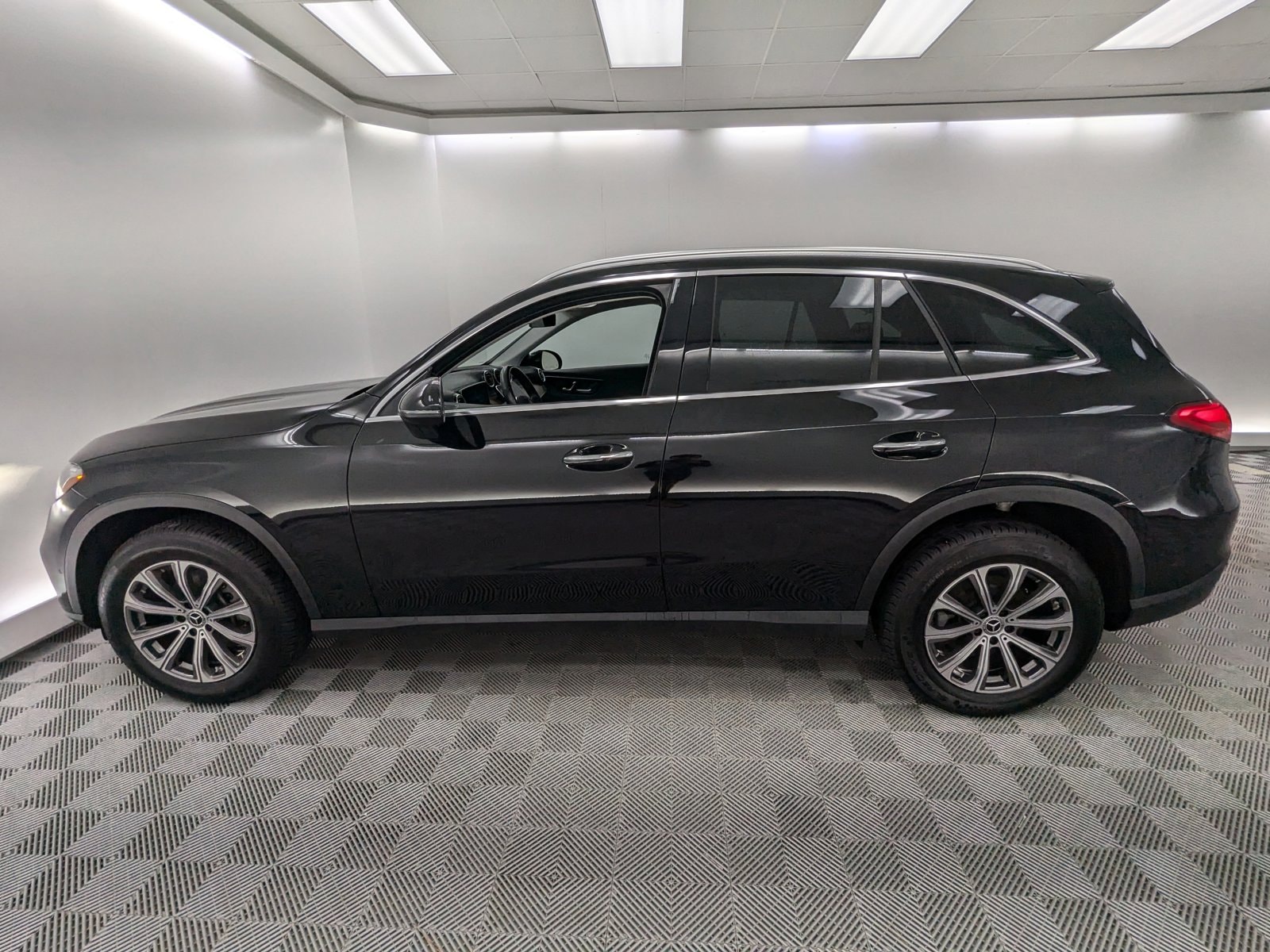 Used 2024 Mercedes-Benz GLC GLC300 with VIN W1NKM4GB3RU039062 for sale in Hardeeville, SC