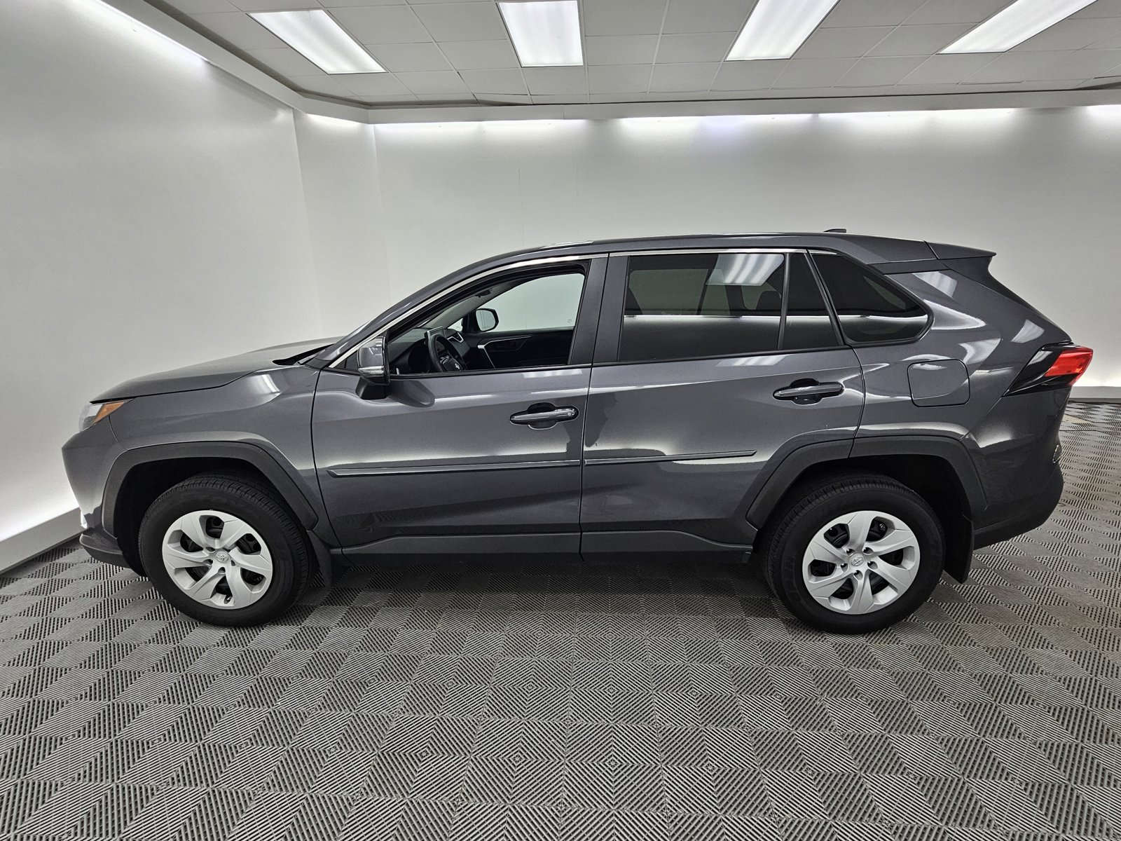 Used 2024 Toyota RAV4 LE with VIN 2T3K1RFV6RC254450 for sale in Hardeeville, SC
