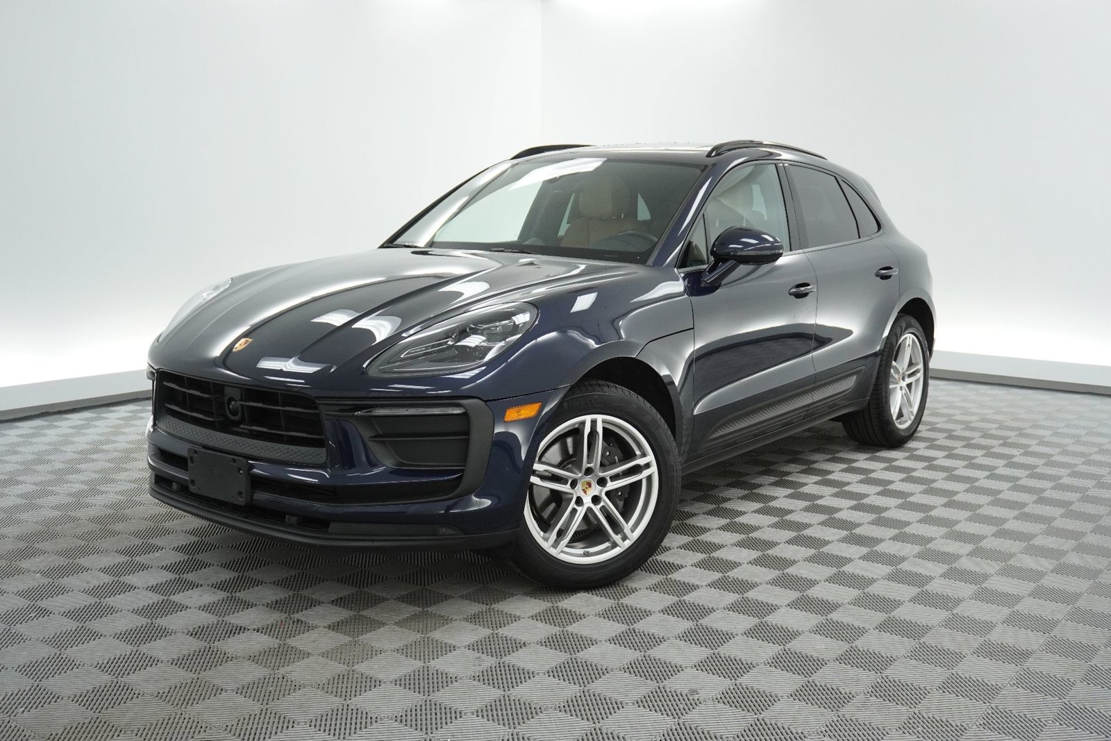 2023 Porsche Macan T's photo