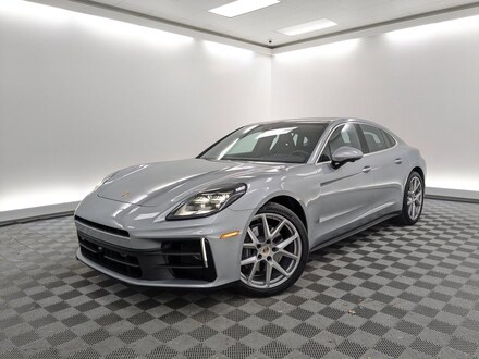 2025 Porsche Panamera 4dr Car