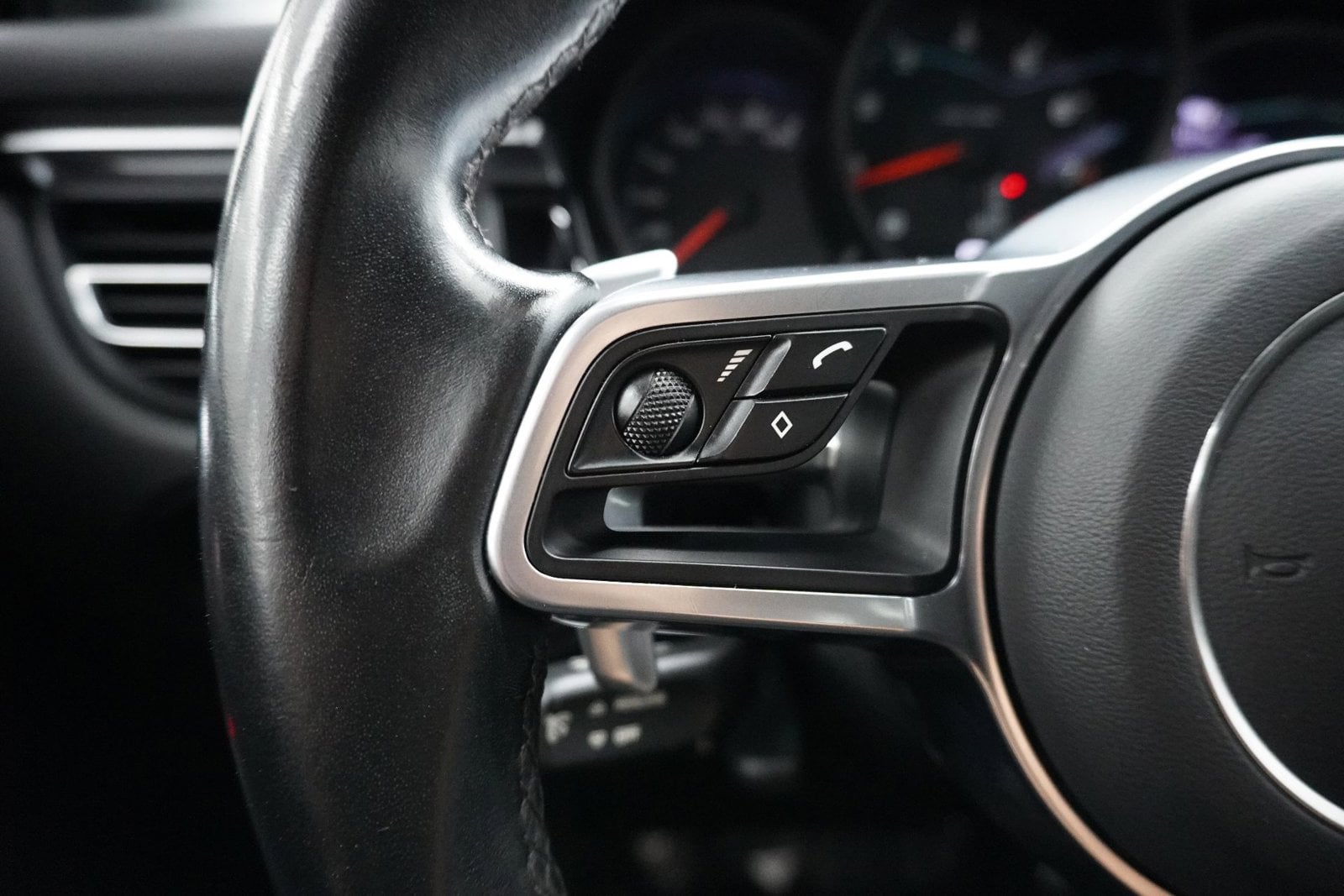 2021 Porsche Macan Base - Photo 21