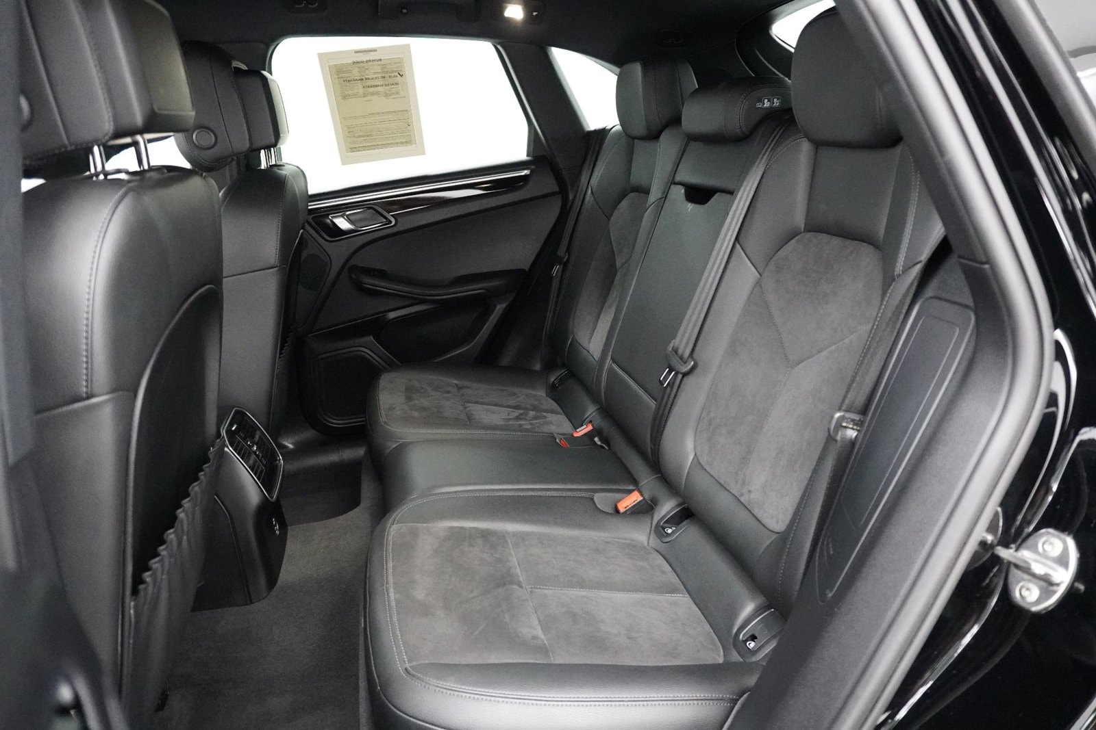 2021 Porsche Macan Base - Photo 15