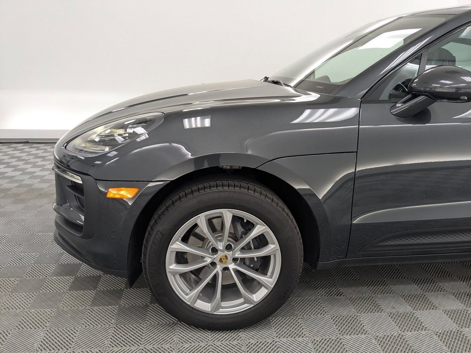 2026 Porsche Macan T - Photo 12