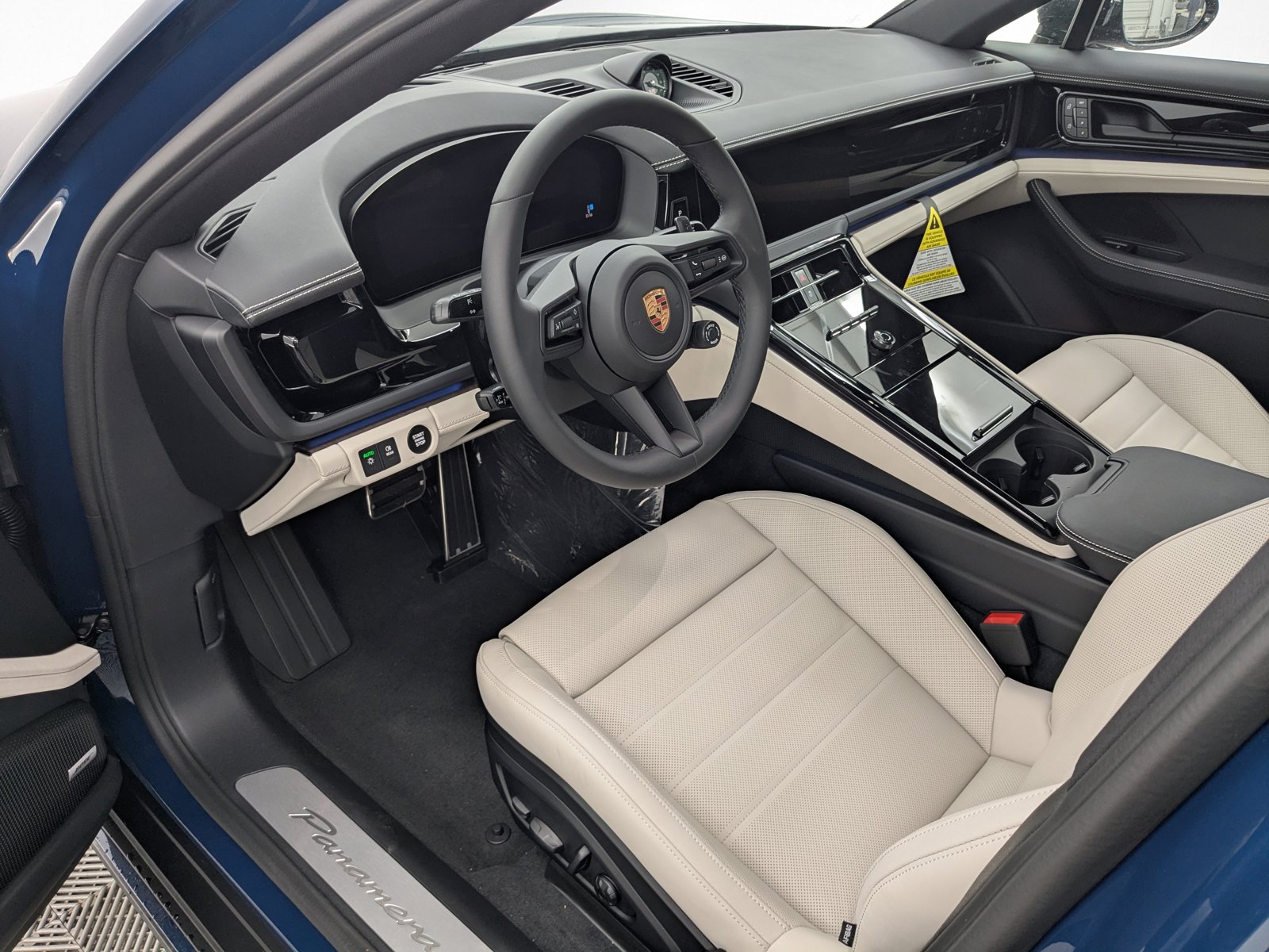 2026 Porsche Panamera 4 photo 4