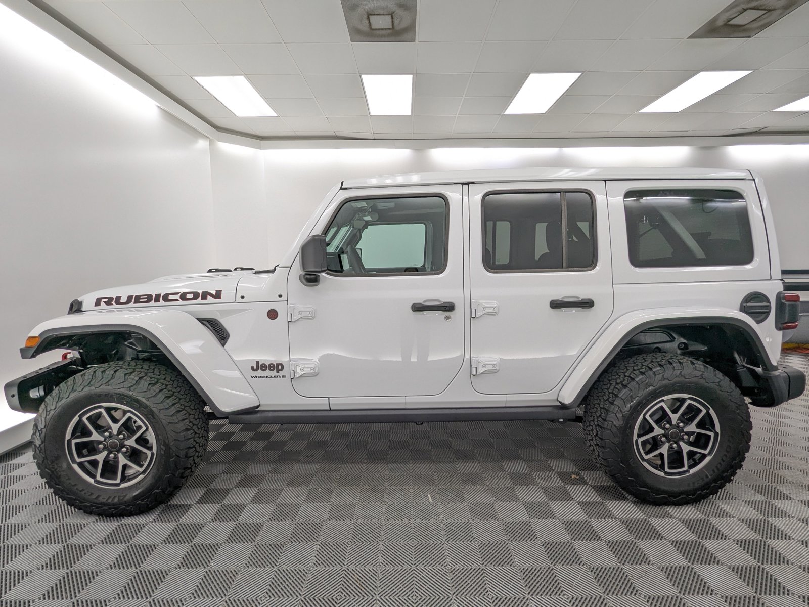 2025 Jeep Wrangler Rubicon Sport photo 2