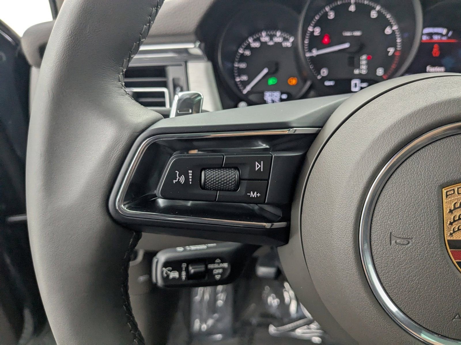 2026 Porsche Macan T - Photo 17