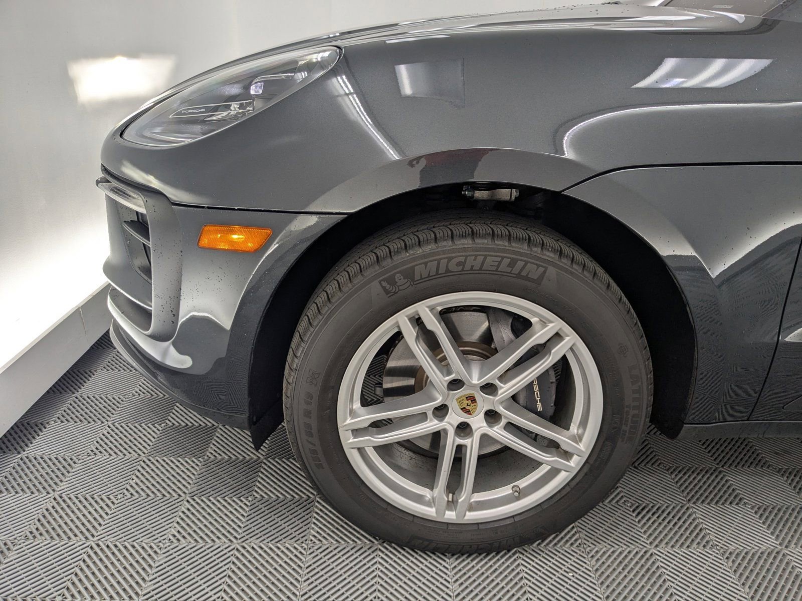 2026 Porsche Macan T - Photo 12