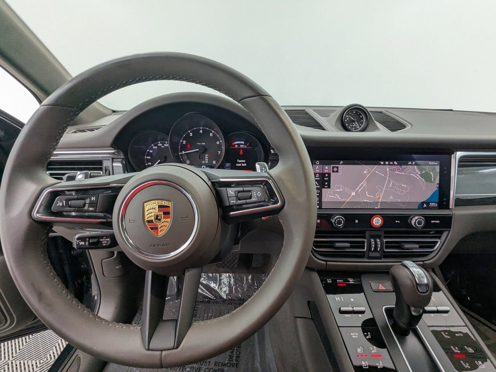 2026 Porsche Macan T - Photo 14