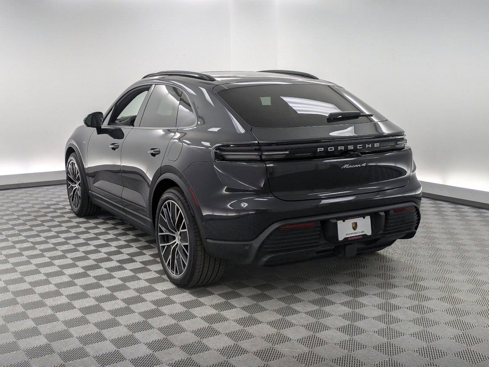 2024 Porsche Macan Electric 4 photo 3