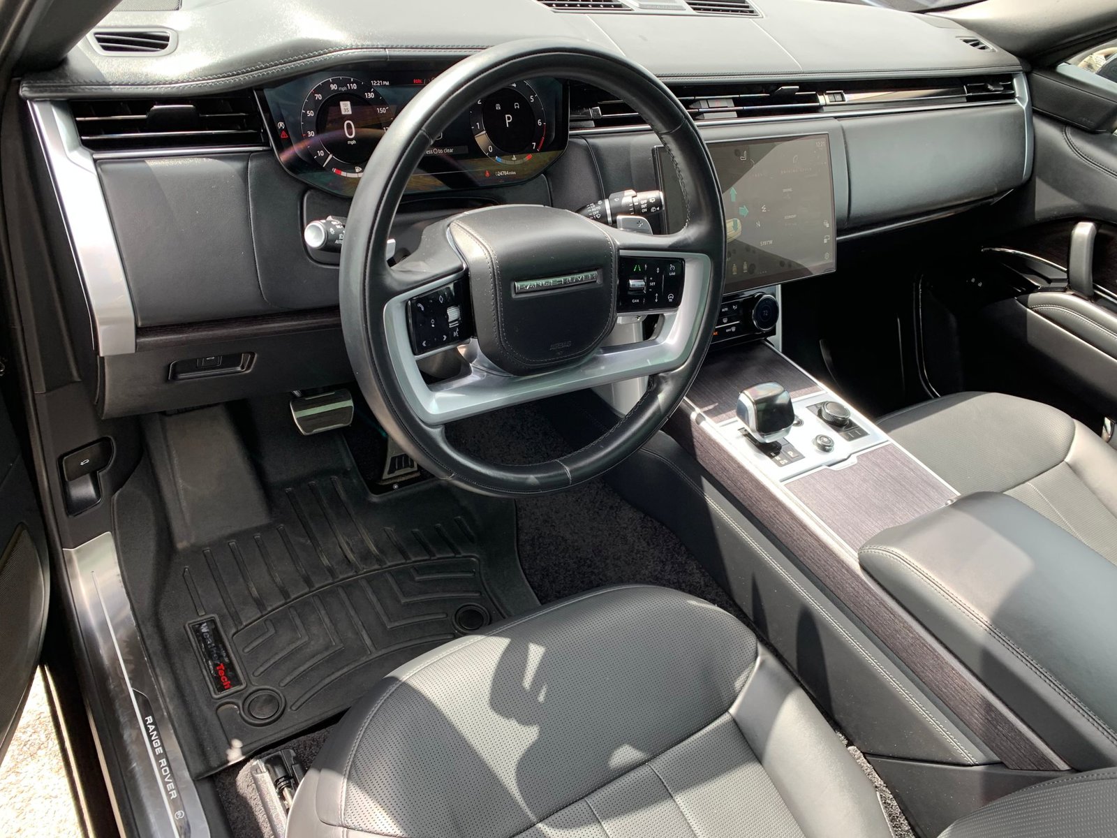 2023 Land Rover Range Rover SV photo 4