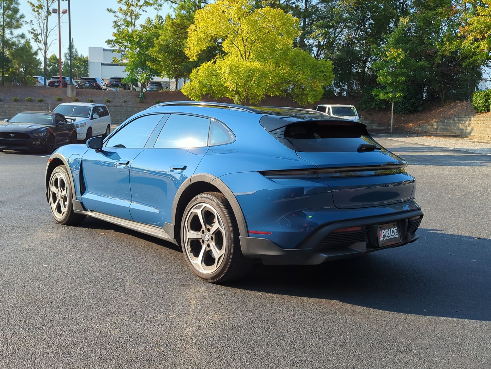 2021 Porsche Taycan Cross Turismo Turbo photo 4
