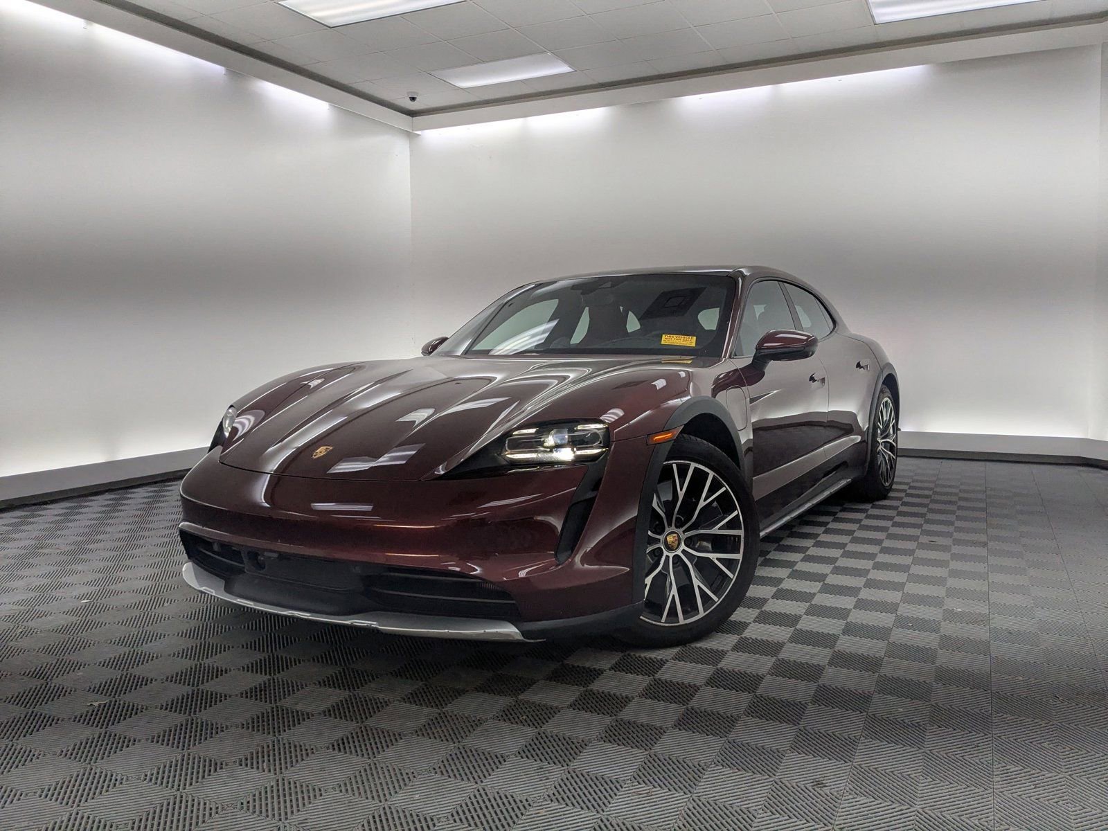 2022 Porsche Taycan Base's photo