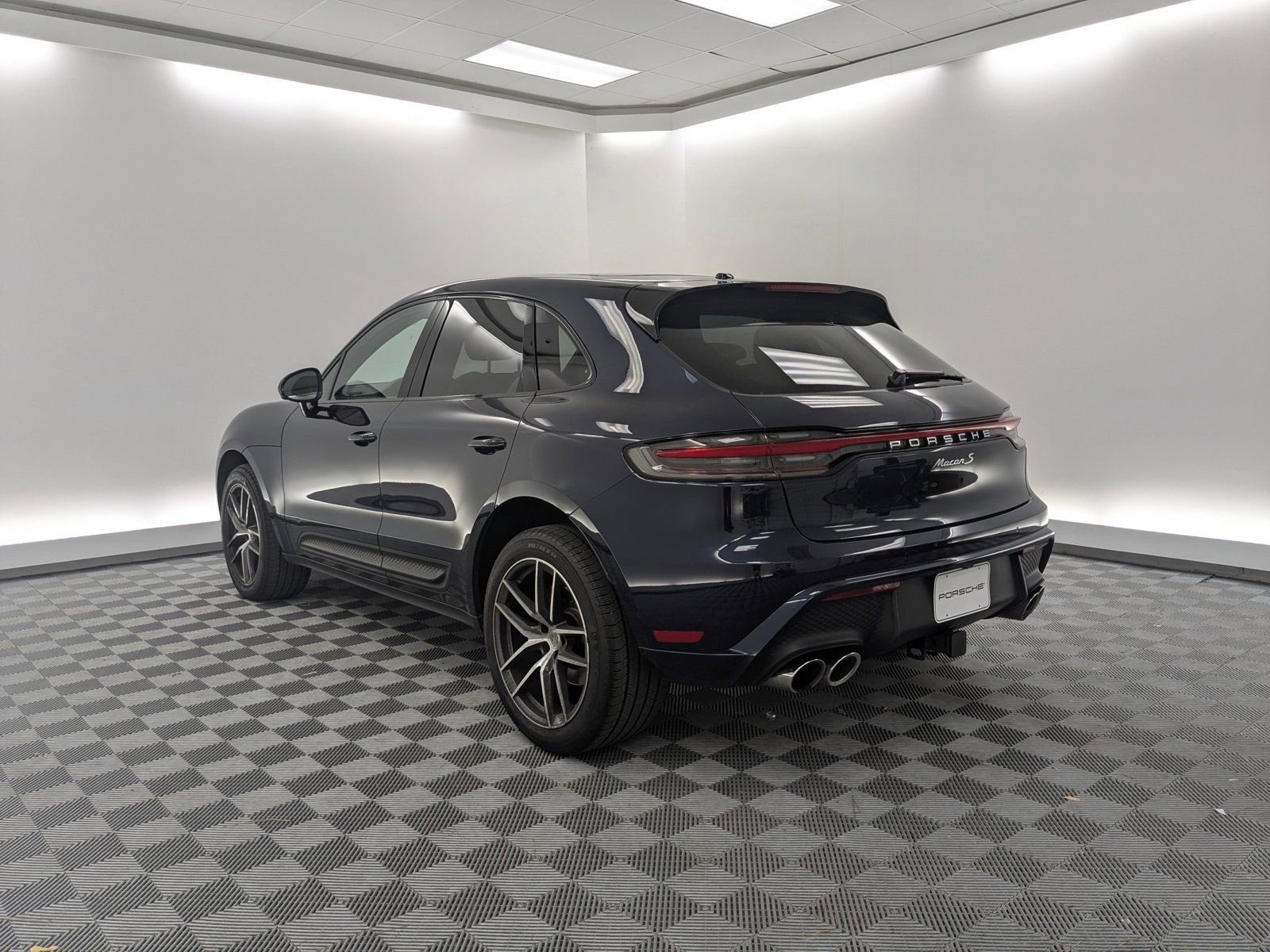 2023 Porsche Macan S photo 3