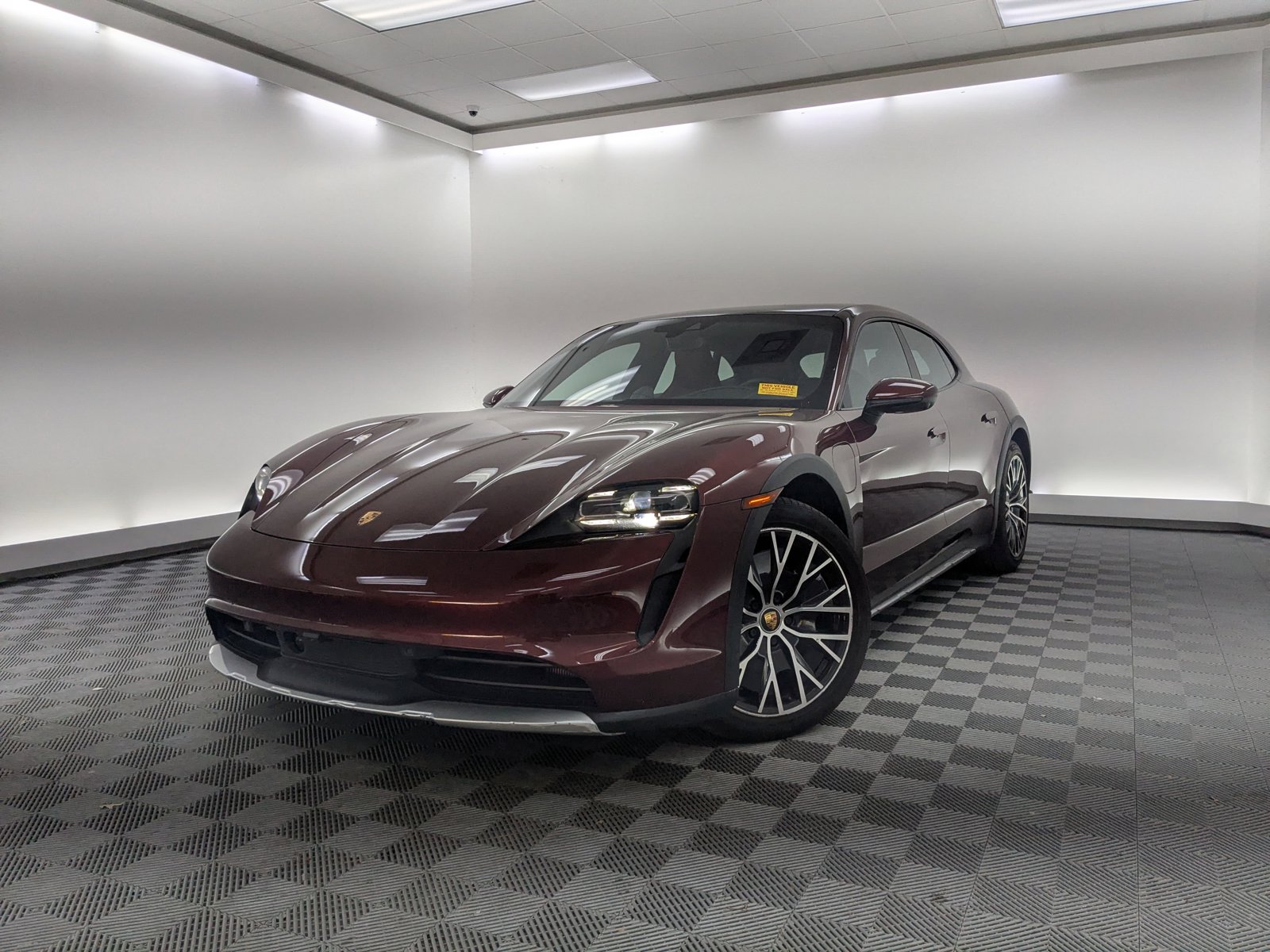 2022 Porsche Taycan Base's photo