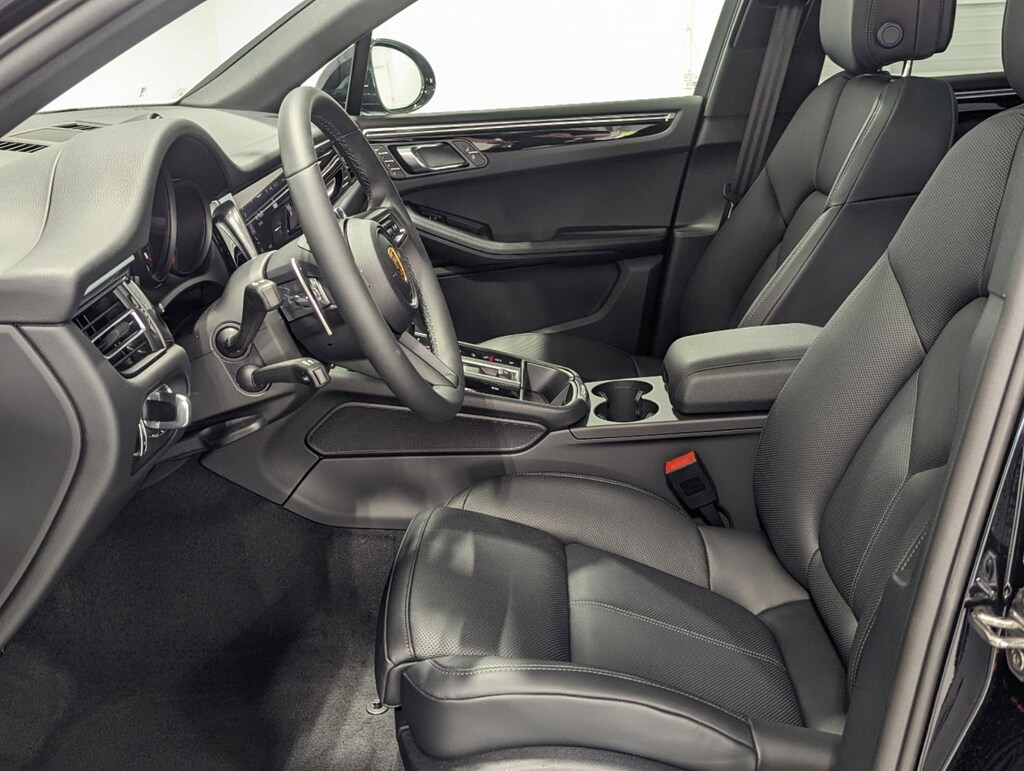 Used 2024 Porsche Macan For Sale at Porsche Hilton Head VIN
