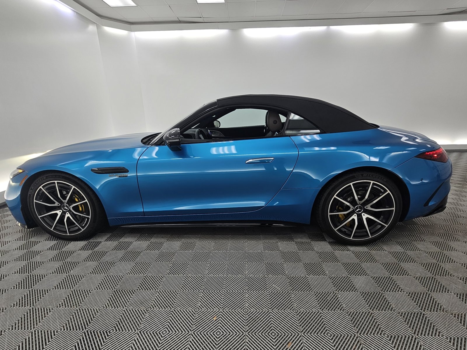 Used 2022 Mercedes-Benz SL Mercedes-AMG with VIN W1KVK8BB8NF007379 for sale in Hardeeville, SC