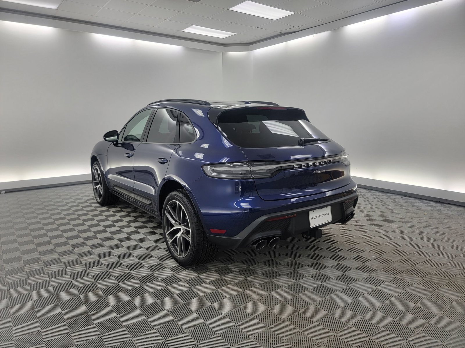 2026 Porsche Macan T photo 3