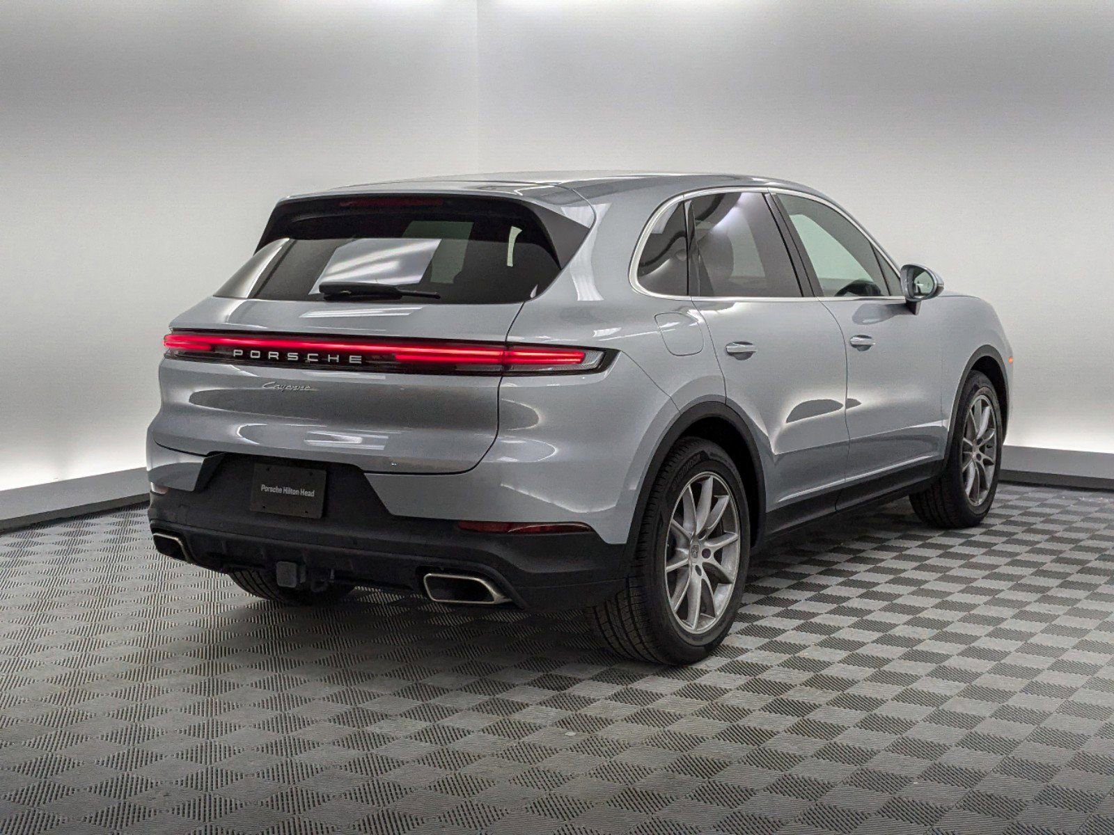 2024 Porsche Cayenne photo 4