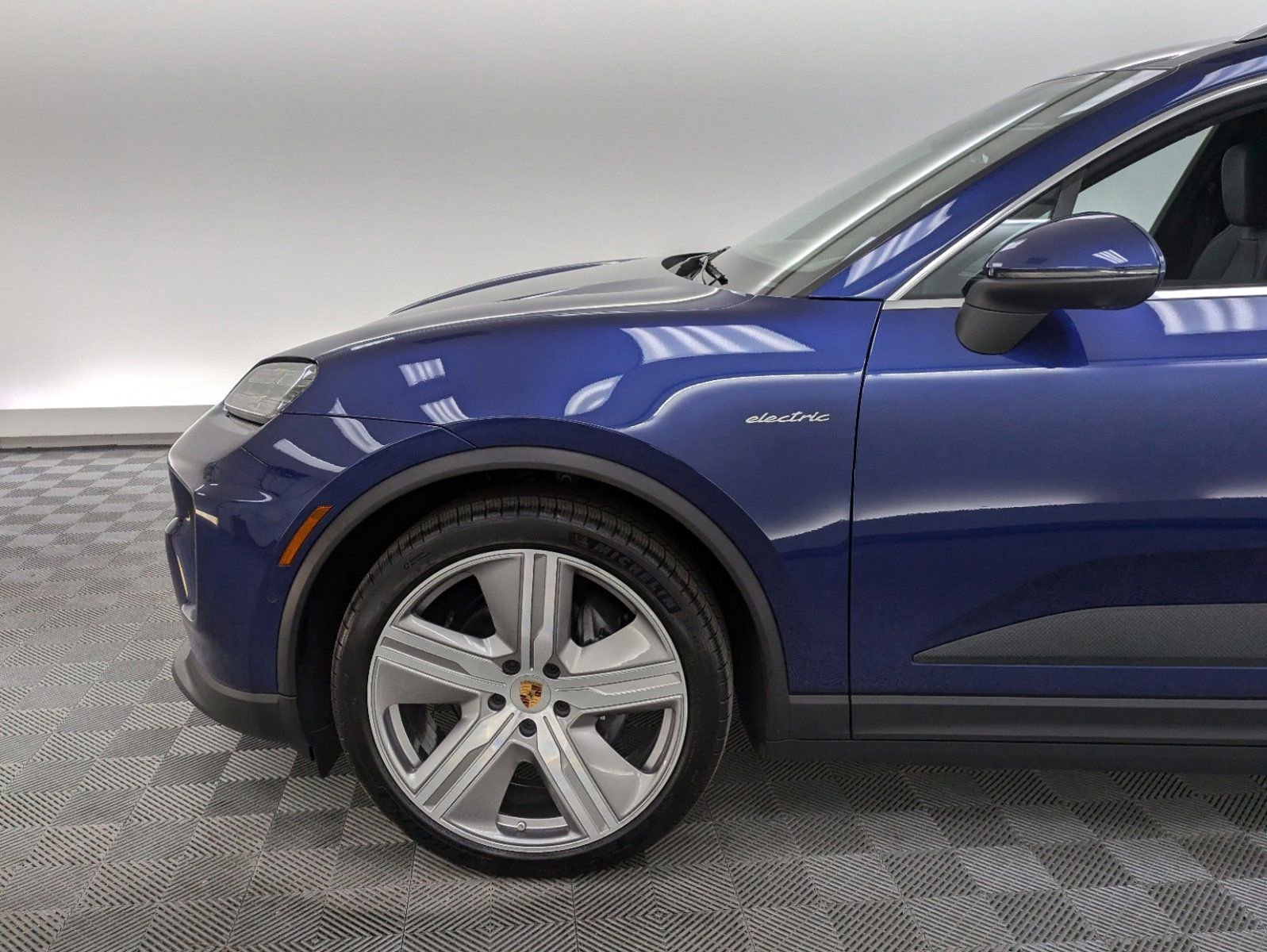 2024 Porsche Macan Electric 4 photo 3