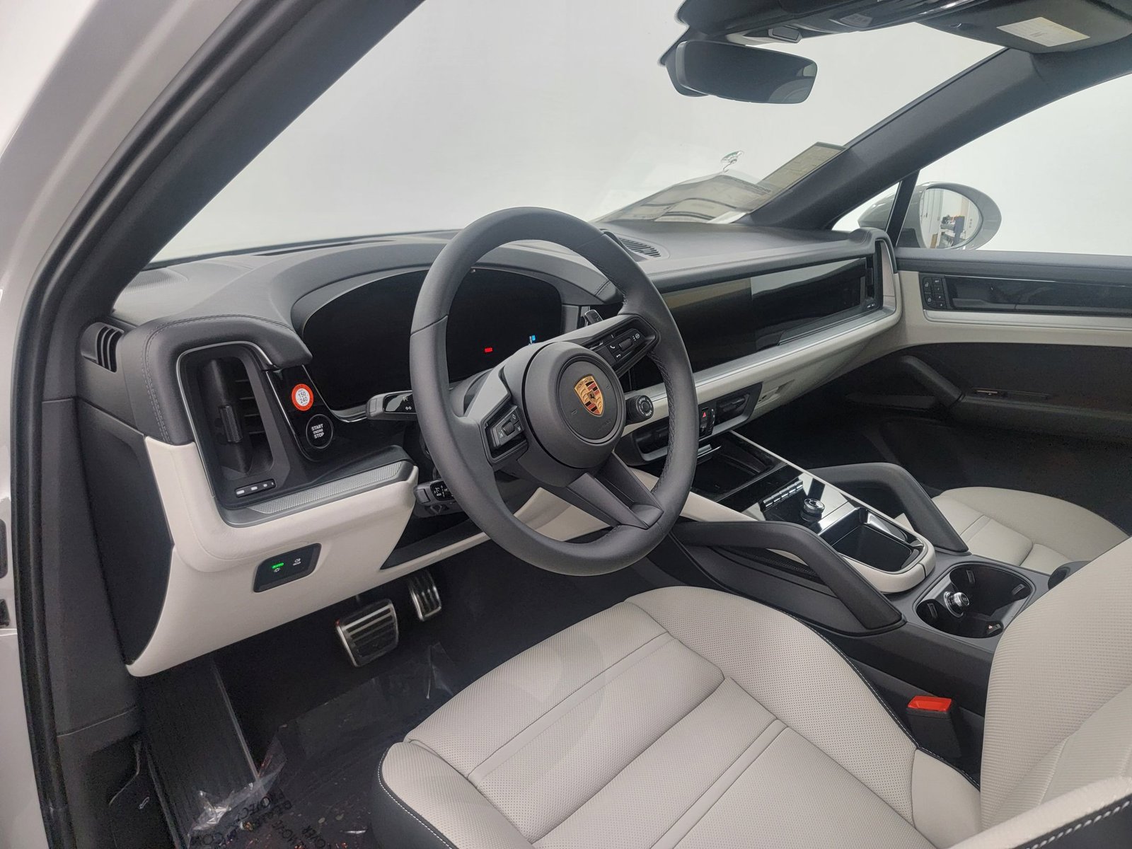 2025 Porsche Cayenne Coupe S photo 3