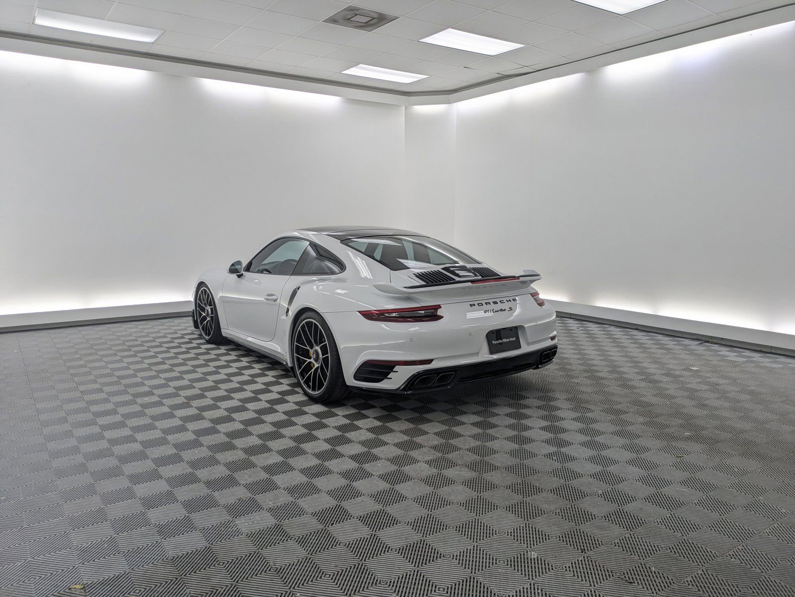 2017 Porsche 911 Turbo S photo 3