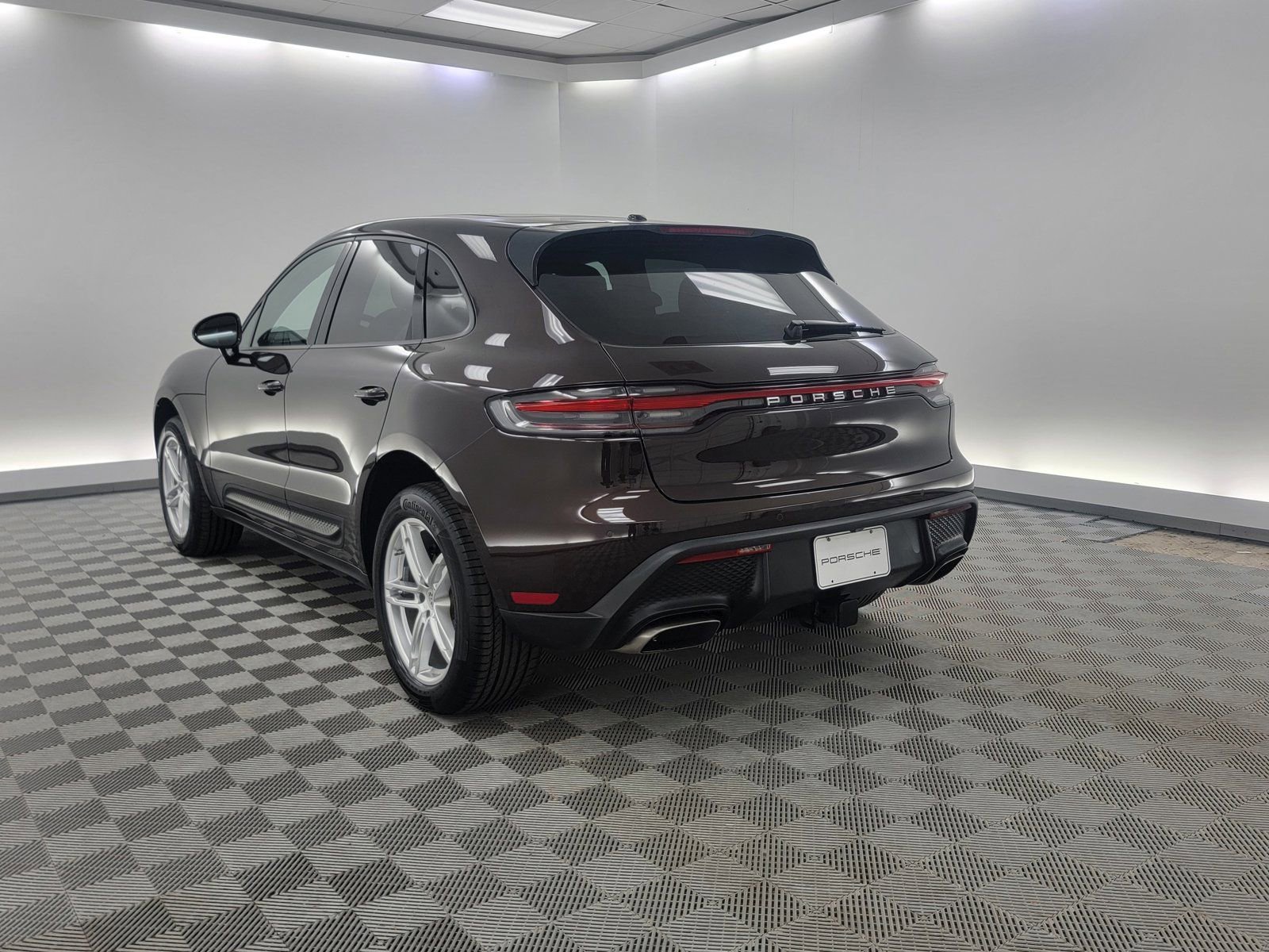 2022 Porsche Macan photo 3