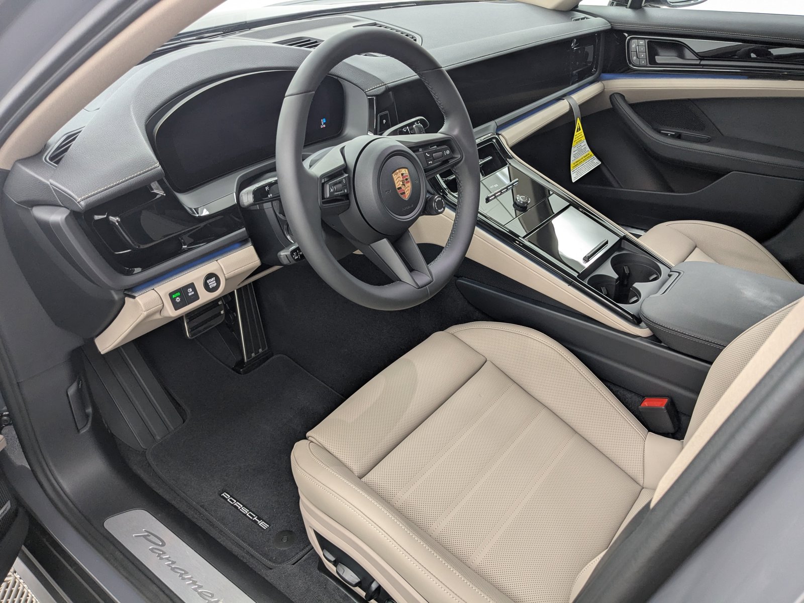 2026 Porsche Panamera 4 photo 4