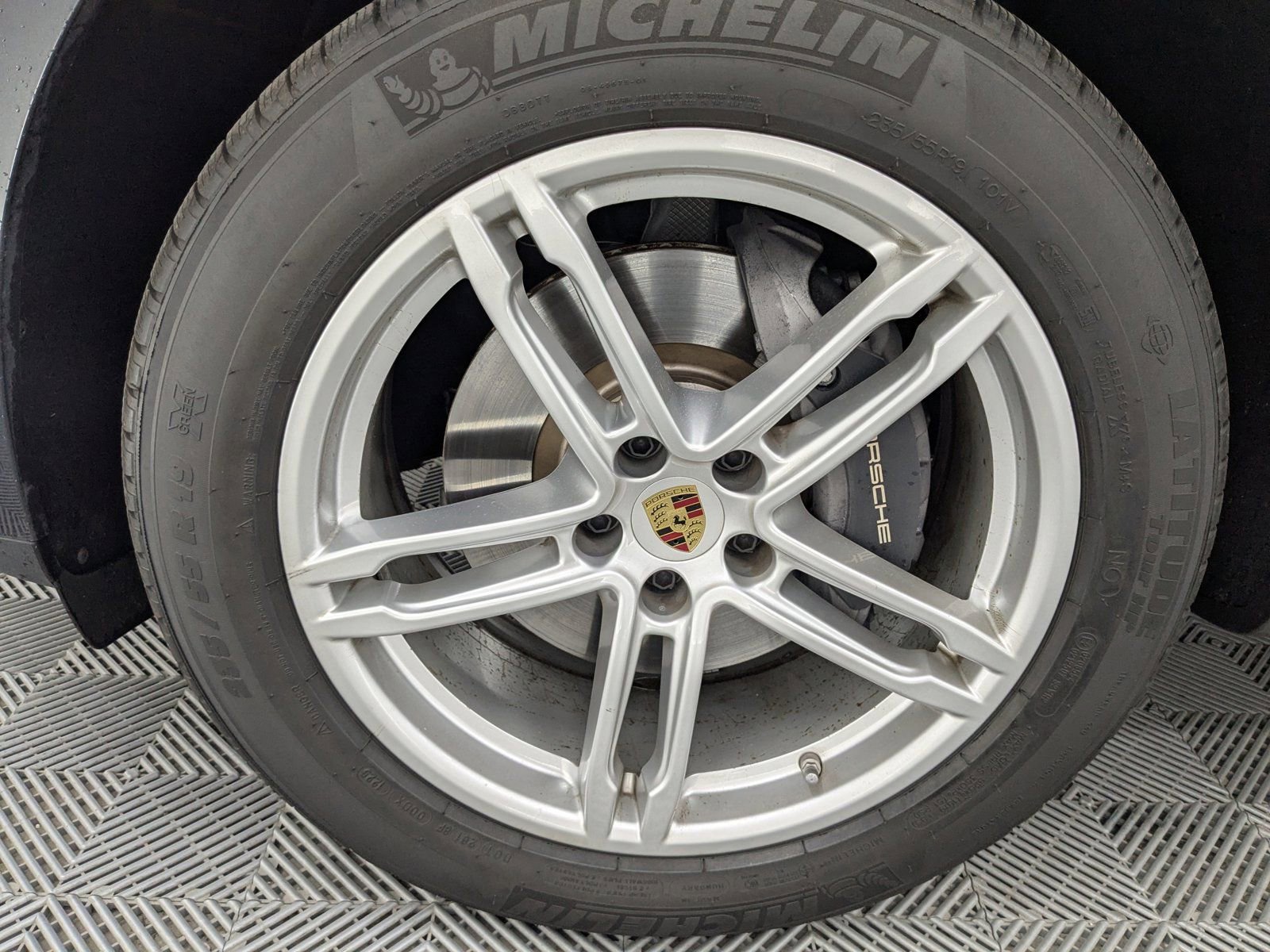 2026 Porsche Macan T - Photo 13