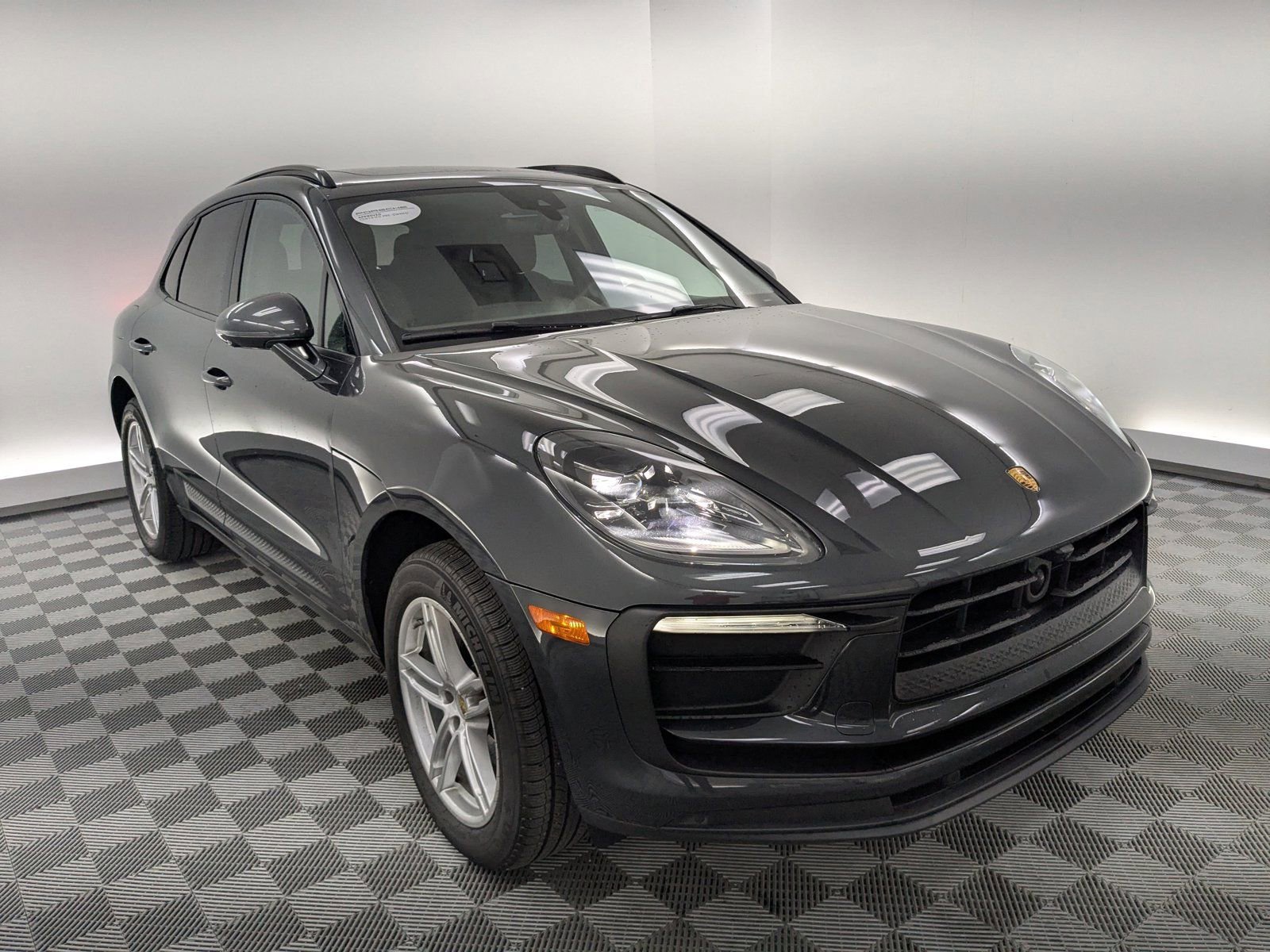 2026 Porsche Macan T - Photo 7