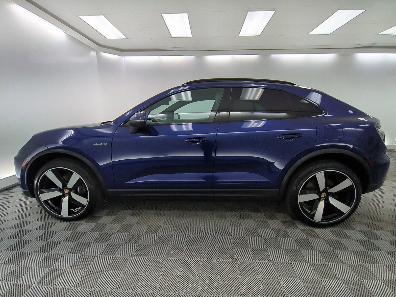 Certified 2025 Porsche Macan Base with VIN WP1AA2XA0SL002579 for sale in Columbus, GA